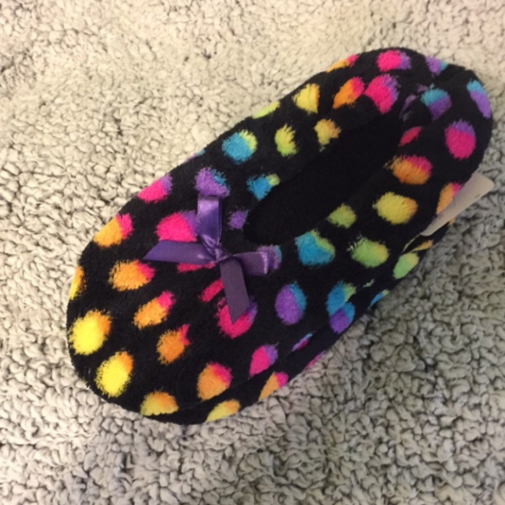 NWT Rainbow Multi-Colored Fuzzy Slipper Socks